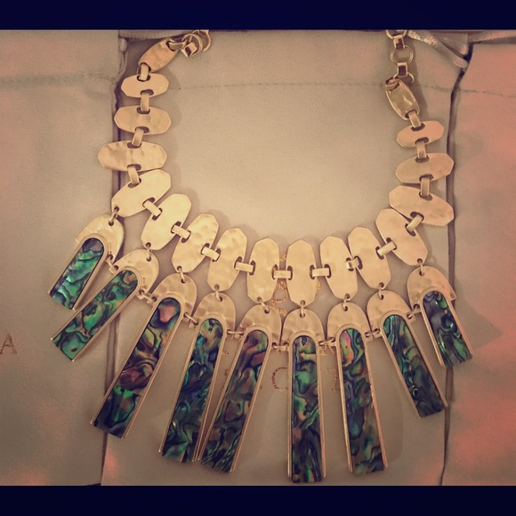 Mimi Necklace In Abalone Shell - Picture 2 of 4